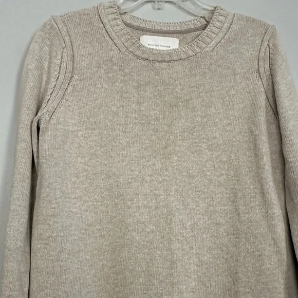 Brochu Walker women oatmeal crewneck knit pullover sweater with front left slit